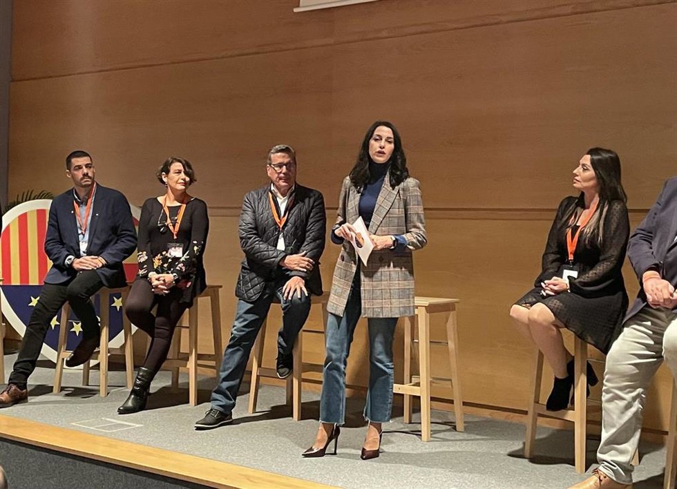 La presidenta de Cs, Inés Arrimadas, en su intervención en la convención de alcaldables de Cs 'El valor de la Cercanía', que se celebra en L'Hospitalet de Llobregat (Barcelona)