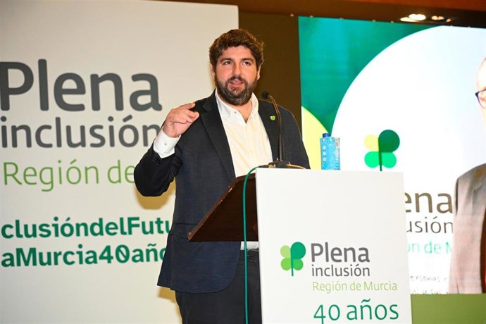 El jefe del Ejecutivo autonómico, Fernando López Miras, asistió al acto en conmemoración del 40 aniversario de Plena Inclusión Región de Murcia.