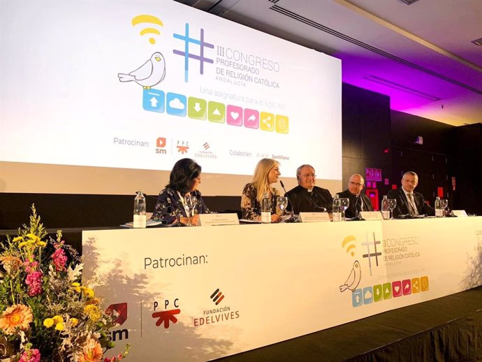 La consejera de Desarrollo Educativo y Formación Profesional de la Junta de Andalucía, Patricia del Pozo, inaugura el tercer congreso de profesores de religión de Andalucía.