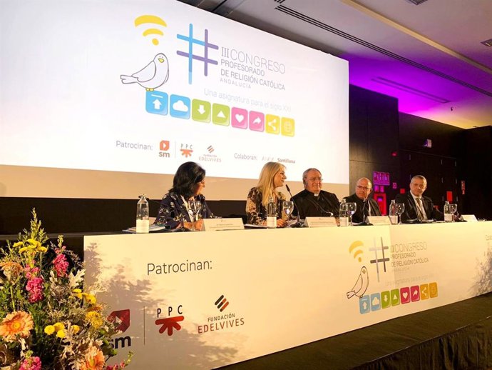 La consejera de Desarrollo Educativo y Formación Profesional de la Junta de Andalucía, Patricia del Pozo, inaugura el tercer congreso de profesores de religión de Andalucía.