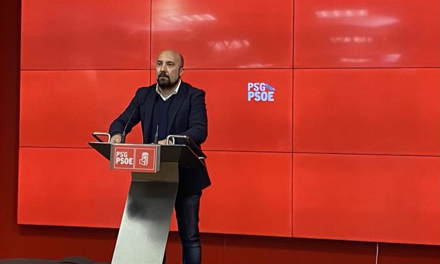 El secretario de Organización del PSdeG, José Manuel Lage, durante la rueda de prensa.