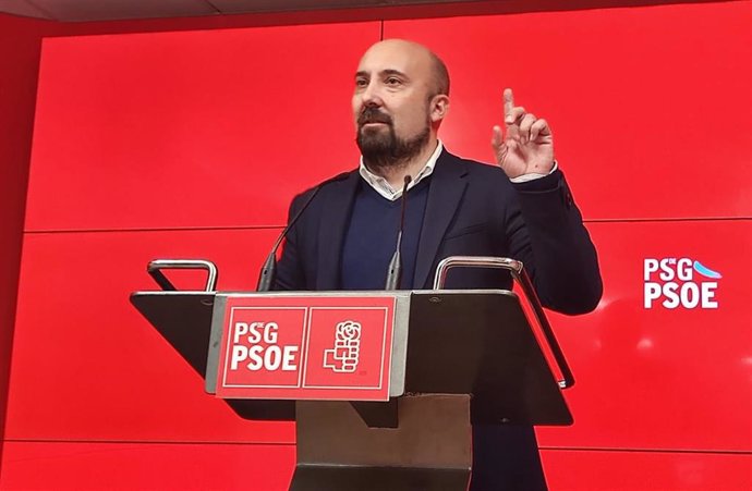 O secretario de Organización do PSdeG, José Manuel Lage, durante a rolda de prensa.