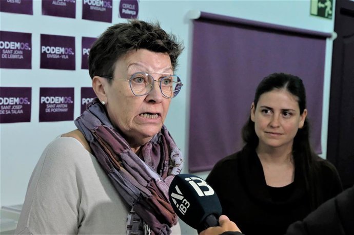 La coordinadora autonómica de Podemos en Baleares, Antnia Jover, y la la coordinadora de Podemos Mallorca y del programa electoral, Aurora Ribot.