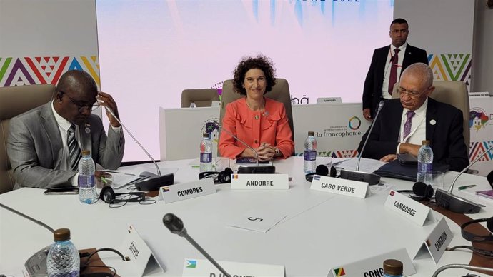 La ministra de Asuntos Exteriores de Andorra, Maria Ubach, participa en una mesa redonda sobre herramientas digitales en la 18 Cumbre de jefes de Estado y de Gobierno de la Francofonía, en Djerba (Túnez)