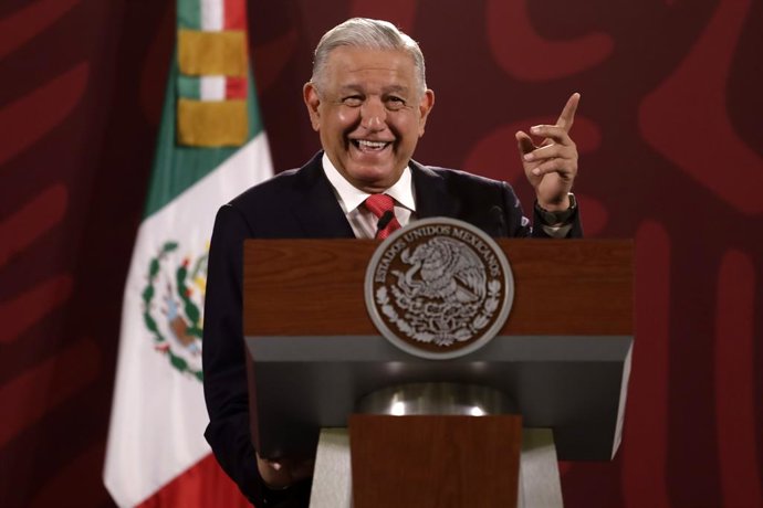 Archivo - HANDOUT - 11 July 2022, Mexico, Mexico City: President of Mexico Andres Manuel Lopez Obrador speaks during a press conference at the National Palace. Photo: Luis Barron/eyepix via ZUMA Press Wire/dpa - ATTENTION: editorial use only and only if
