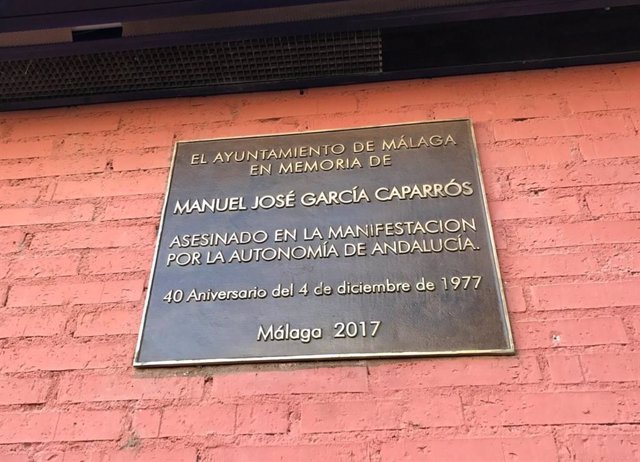 Archivo - Placa Manuel José García Caparrós, nueva, 40 aniversario (Foto de archivo).