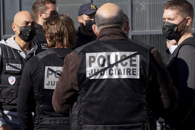 Detenido un hombre tras confesar el secuestro y asesinato de una adolescente española en el sur de Francia Imagen de archivo de la Policía francesa