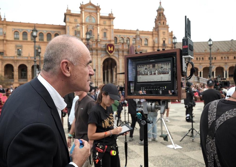 Plaza De España. Rodaje Kaos Netflix. Nota De Prensa Y Fotografía.