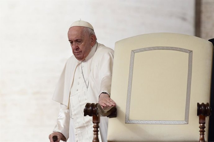 09 November 2022, Vatican, Vatican Citz: Pope Francis leads his Wednesday General Audience in St. Peter's Square at the Vatican. Photo: Evandro Inetti/ZUMA Press Wire/dpa