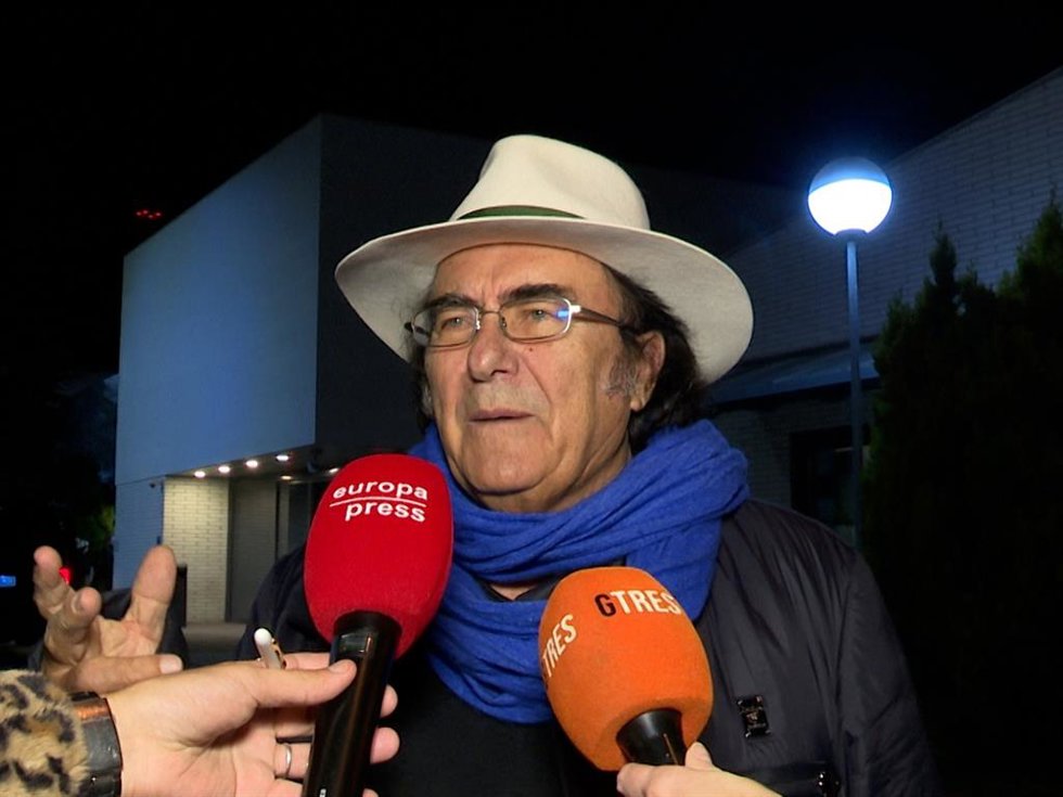 ALBANO EN LAS INSTALACIONES DE MEDIASET