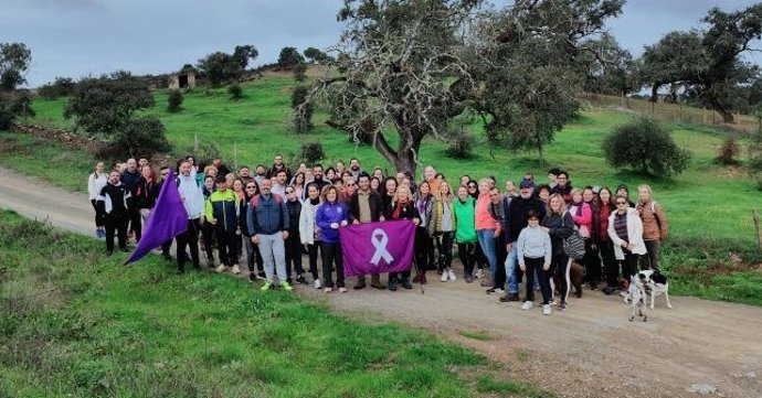 Senderismo organizado por el PSOE con motivo del Día Internacional contra la Violencia de Género el 25 de noviembre