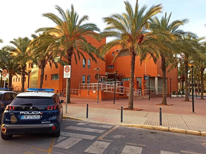 Archivo - Imagen de archivo de la comisaría de Policía Nacional de Elche