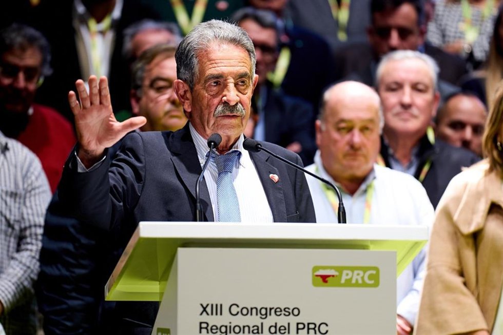 El secretario general del PRC, Miguel Ángel Revilla, interviene en el XIII Congreso del partido