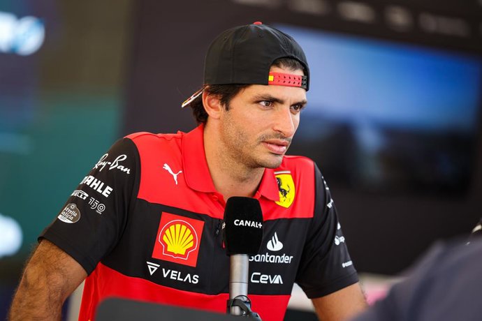 SAINZ Carlos (spa), Scuderia Ferrari F1-75, portrait during the Formula 1 Etihad Airways Abu Dhabi Grand Prix 2022, 22nd round of the 2022 FIA Formula One World Championship from November 18 to 20, 2022 on the Yas Marina Circuit, in Yas Island, Abu Dhab