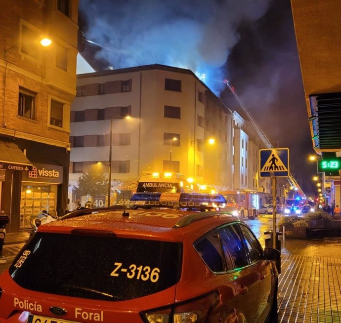 Incendio en un bloque de viviendas de la calle Paulino Caballero de Pamplona