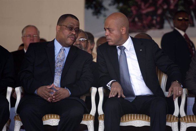 El expresidente de Haití, Michel Martelly, a la derecha