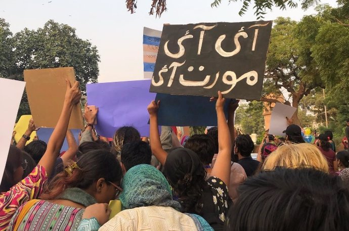 Manifestación de transexuales contra las agresiones tránsfobas en Karachi, Pakistán