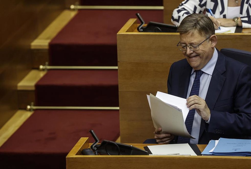 El presidente de la Generalitat Valenciana, Ximo Puig, durante una sesión de control