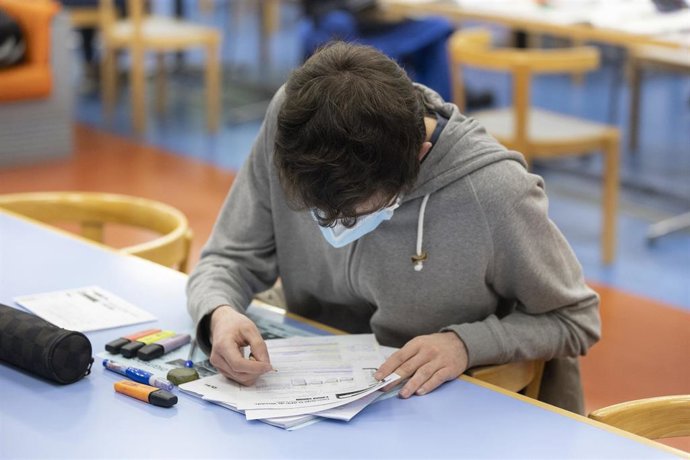 Archivo - Imagen de arcivo de un estudiante