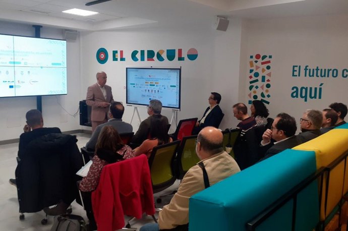 Reunión del diputado de Innovación, Santos Jorna, con empresarios para presentar la estrategia de digitalización de pymes