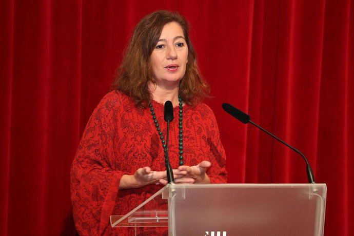 La presidenta de las Islas Baleares, Francesca Armengol, realiza declaraciones tras su reunión en la sede del Govern Balear