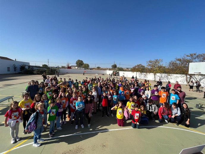 Asistentes a las actividades por el Día de la Infancia.