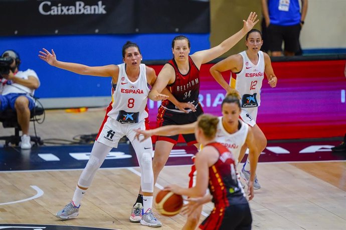 Imagen de la selección absoluta femenina de baloncesto.