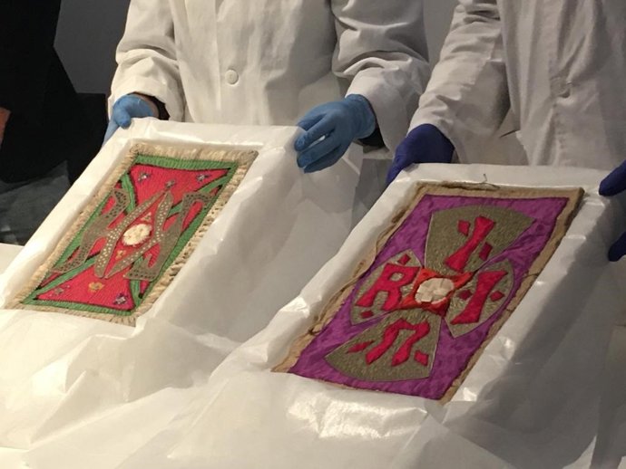 Presentación de dos obras que forman parte de la exposición 'Gaudí i les 40 hores'.