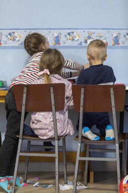 Archivo - 'Santander Ayuda' Ayuda A  30 Proyectos Contra La Pobreza Infantil