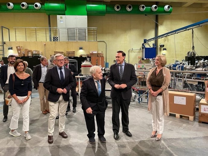 Villamandos destaca la necesidad de fomentar vocaciones científicas y acercar el conocimiento a la sociedad 