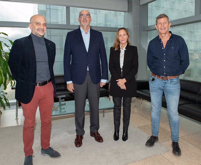 (I+D) Secretario General De CCOO Para Telefónica De España; José Carlos Carbajo, El Presidente De Telefónica España Emilio Gayo; La Directora De Personas, Raquel Fernández;  Y El Secretario Federal De UGT Sector Comunicaciones Y Cultura, Alfredo Mesa