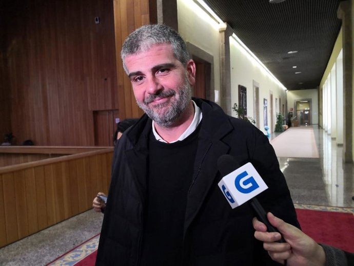 El diputado del PSdeG Martín Seco en los pasillos de la Cámara.