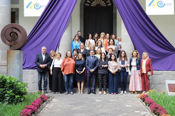 Participantes en el Foro de Igualdad del Parlamento de Canarias