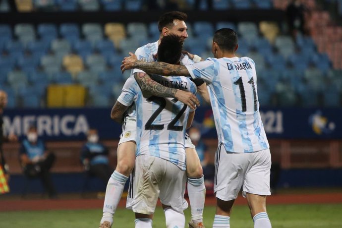 Archivo - Lautaro Martinez of Argentina celebrates his goal with Lionel Messi, Angel Di Maria during the Copa America 2021, quarter final football match between Argentina and Ecuador on July 4, 2021 at Pedro Ludovico Teixeira Olympic stadium in Goiania,