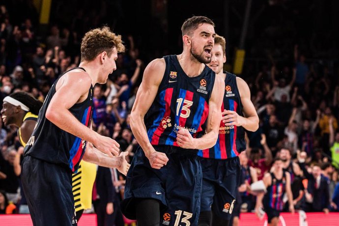 Tomas Satoransky of FC Barcelona celebrating a basket during the Turkish Airlines EuroLeague match between FC Barcelona and Fenerbahce Beko Istanbul at Palau Blaugrana on November 04, 2022 in Barcelona, Spain.