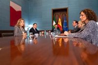 Los sindicatos exigen a Moreno un "verdadero diálogo social" en la primera reunión desde el comienzo de la legislatura