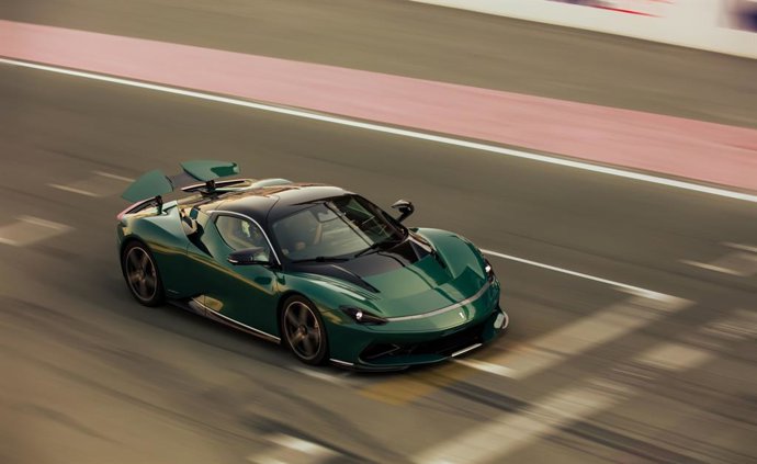 Pininfarina Battista at the Dubai Autodrome 1 (PRNewsfoto/Automobili Pininfarina)