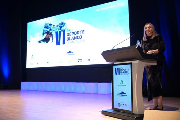 Sierra Nevada premia al Club Monachil por facilitar el traslado de 45 esquiadores en la guerra