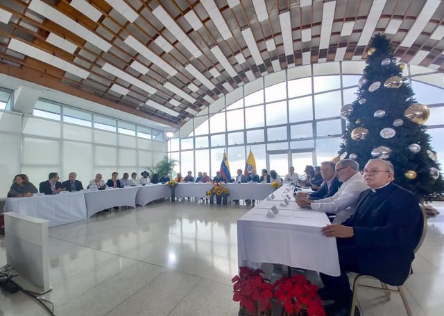 Inicio de las negociaciones de paz entre el Gobierno de Colombia y el ELN en Caracas, Venezuela
