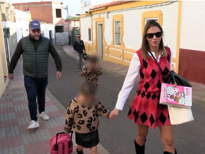 Kiko Rivera e Irene Rosales, de paseo con sus hijas