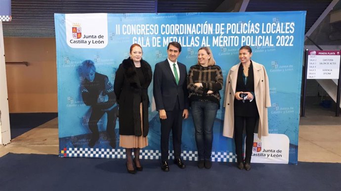 De izquierda a derecha: Irene Cortés, directora de la Agencia de Protección Civil de Castilla y León; Juan Carlos Suárez-Quiñones, consejero de Medio Ambiente, Vivienda y Ordenación del Territorio; Isabel Blanco, consejera de Familia e Igualdad de Oport