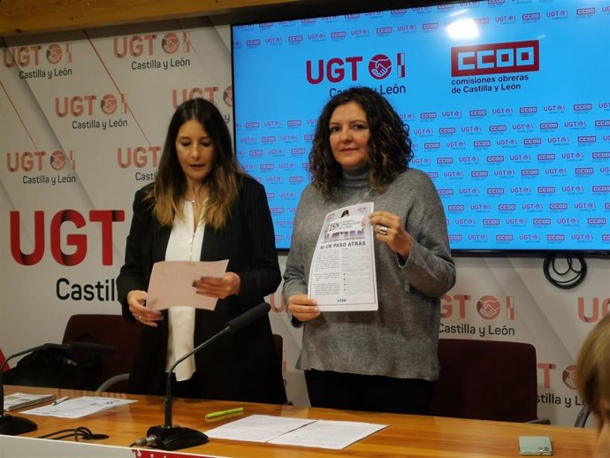 La secretaria de Mujer y Políticas de Igualdad de Comisiones Obreras en Castilla y León, Yolanda Martín (I), y la secretaria de Políticas Sociales e Igualdad del sindicato UGT de Castilla y León, Victoria Zumalacárregui.