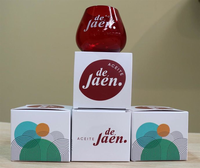 Archivo - Material promocional de la IGP Aceite de Jaén.