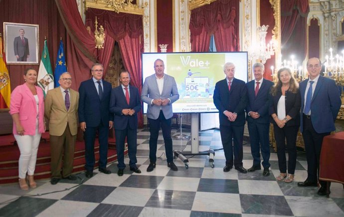 El presidente de Diputación de Cádiz, Juan Carlos Ruiz Boix, en la presentación de la campaña Cádiz Vale Más