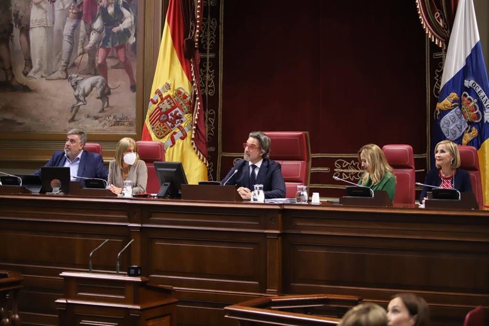 Lectura de la declaración institucional por el 25N