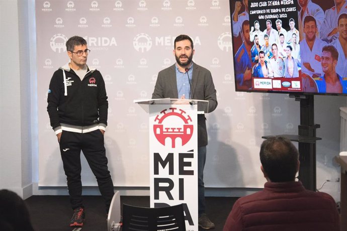 Miguel Martínez y Felipe Gónzalez, presentan la participación del Club de Judo Stabia en el Campeonato de Europa.