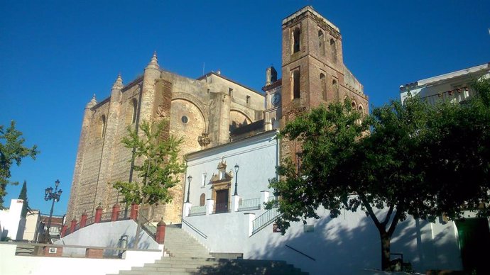 Archivo - Iglesia parroquial de Cazalla