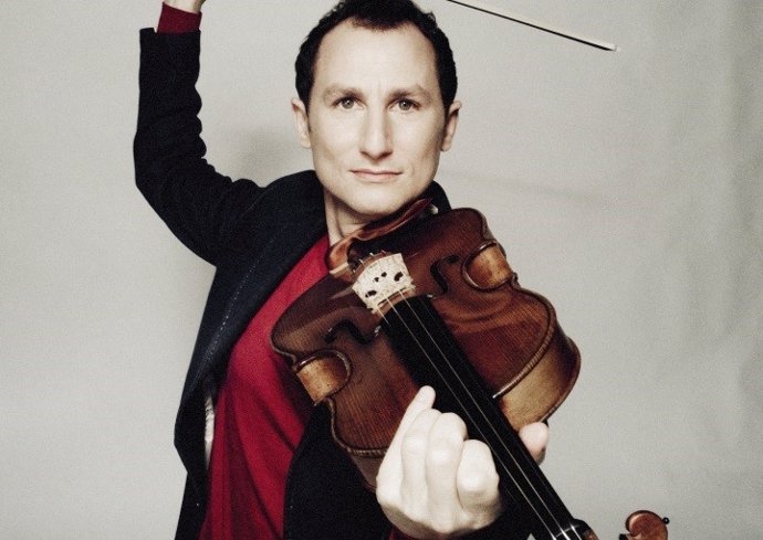 Archivo - El violista Antoine Tamestit, solista del quinto programa de abono de la OSCyL.