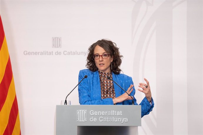 La consellera de Igualdad y Feminismos de la Generalitat de Cataluña, Tnia Verge, interviene en una rueda de prensa tras el Consell Executiu, a 22 de noviembre de 2022, en Barcelona, Catalunya (España).