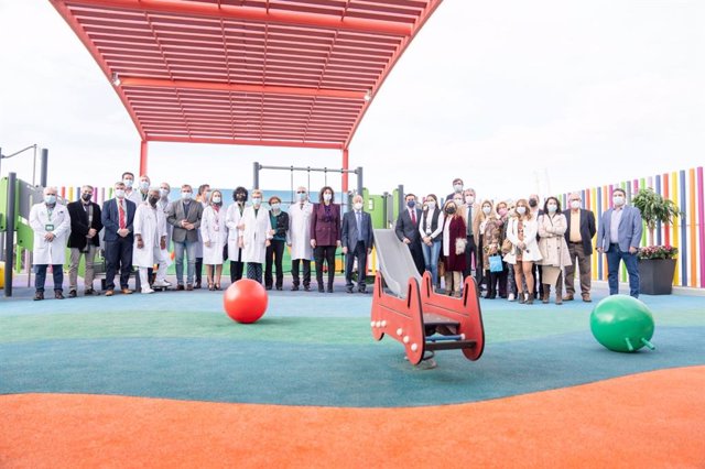 Hospital Materno Infantil Torrecárdenas inaugura 'La terraza de mi recreo' para niños y adolescentes con cáncer